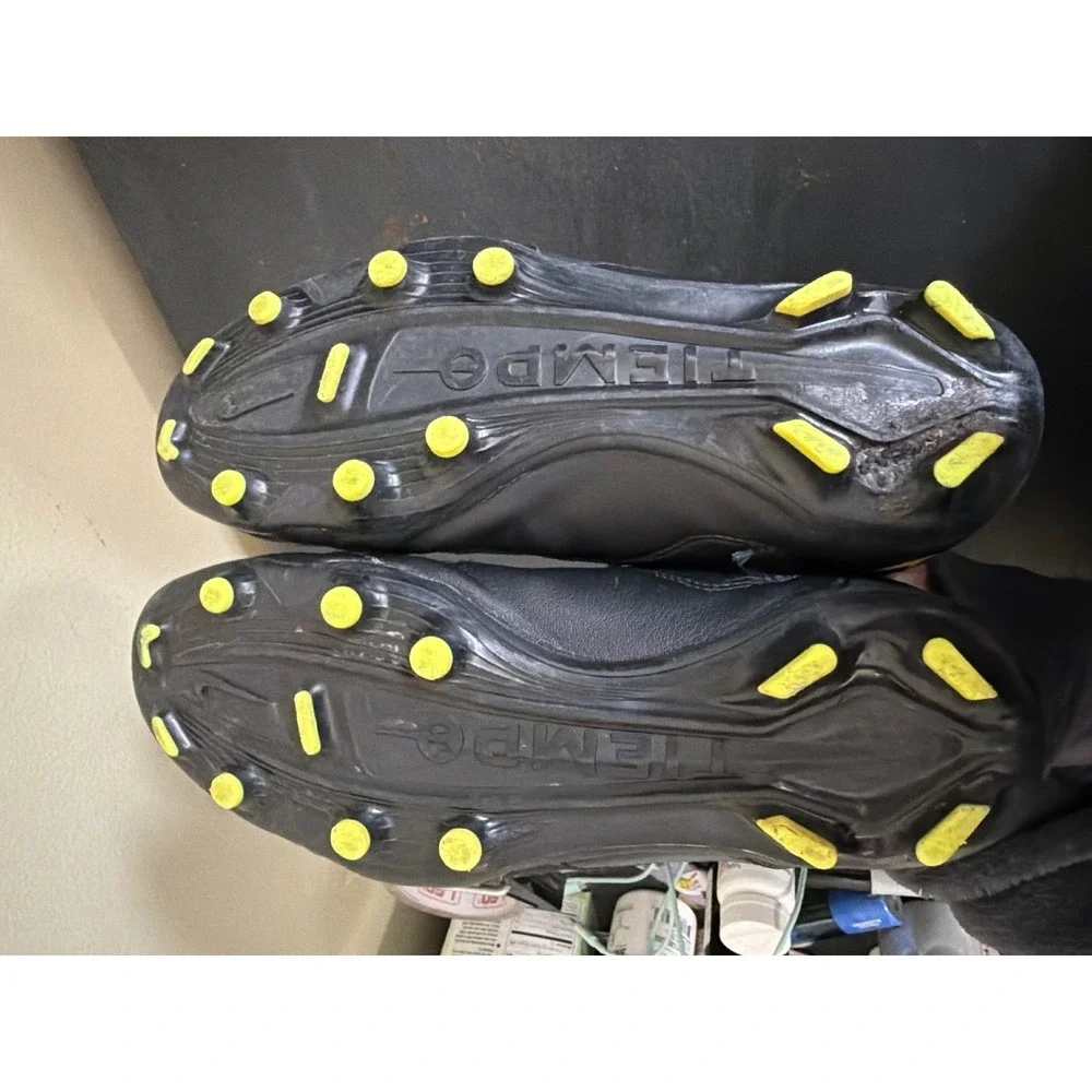 Nike Tiempo Black Yellow Kids Soccer Cleats Youth Size 5.5Y DA1334010